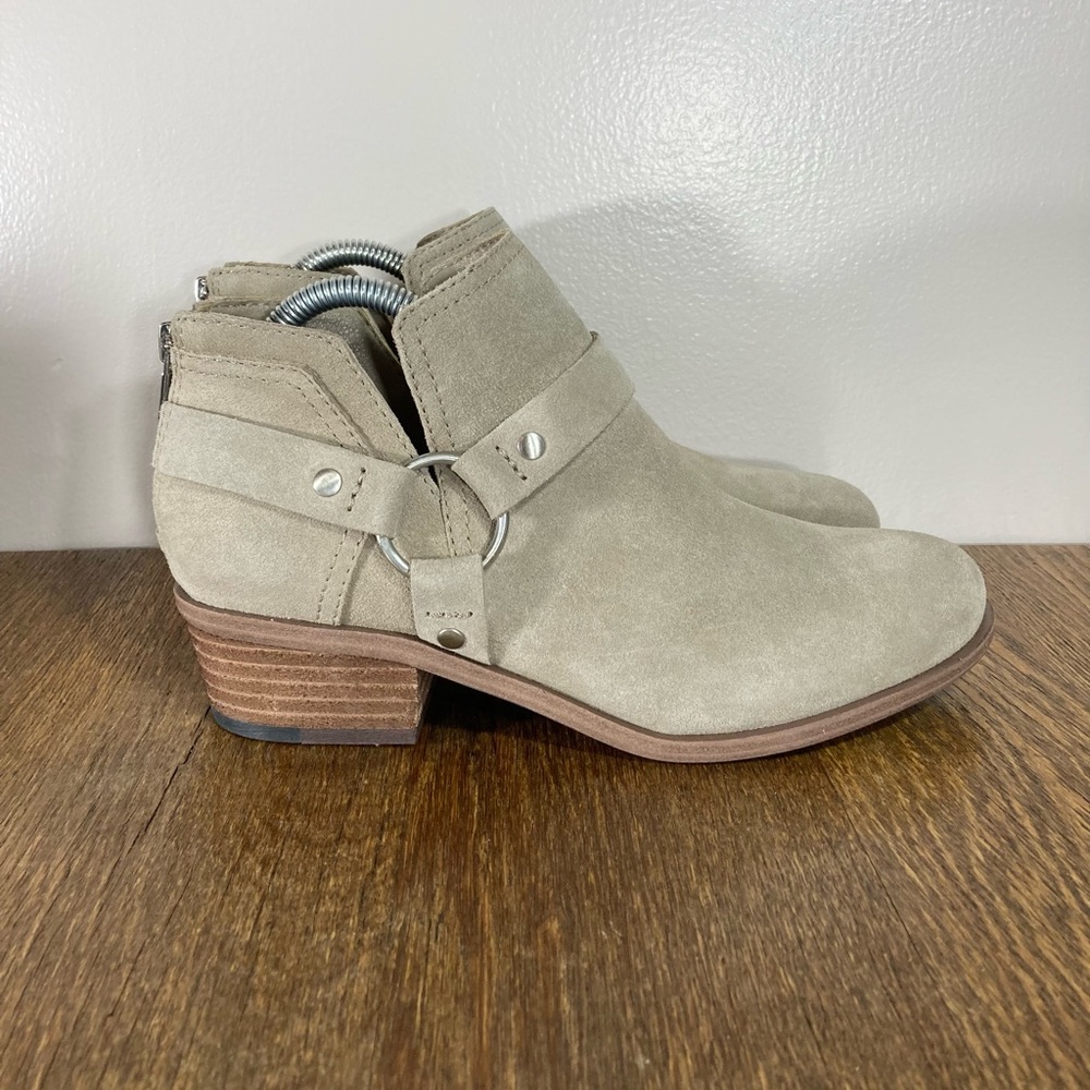 New Lucky Brand Boltin Bootie Women’s Size 7.5 Dune Oil Suede